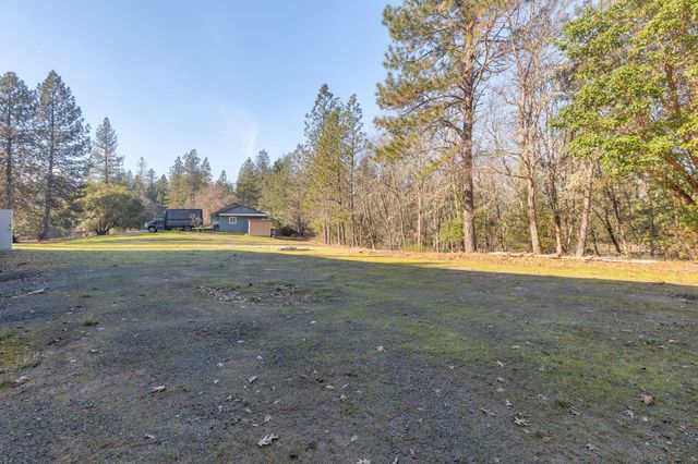 5001 Azalea Drive, Grants Pass, OR 97526