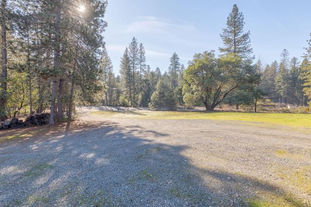 5001 Azalea Drive, Grants Pass, OR 97526