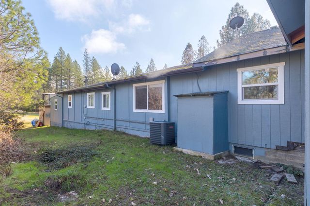 5001 Azalea Drive, Grants Pass, OR 97526