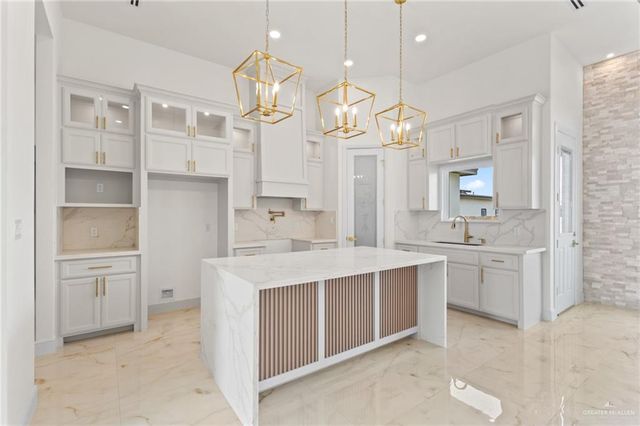 2817 E Conroe Road, Edinburg, TX 78542