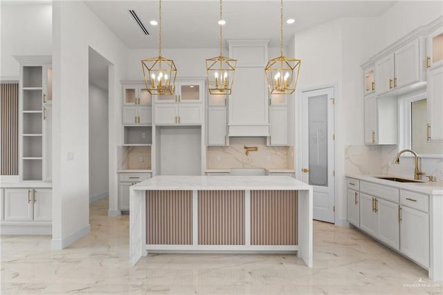 2817 E Conroe Road, Edinburg, TX 78542