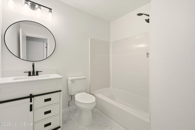 6312 Big Ben Dr, Louisville, KY 40291