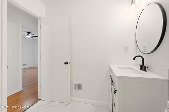 6312 Big Ben Dr, Louisville, KY 40291