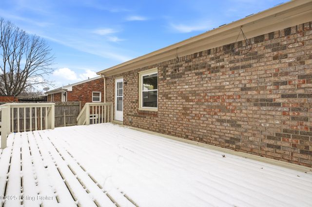 6312 Big Ben Dr, Louisville, KY 40291