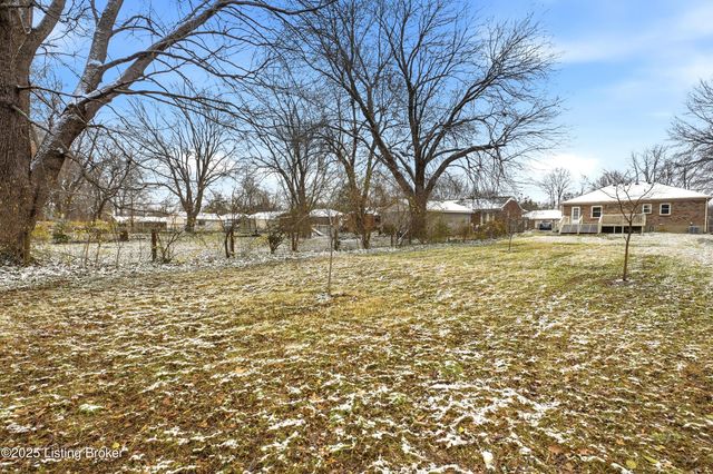 6312 Big Ben Dr, Louisville, KY 40291