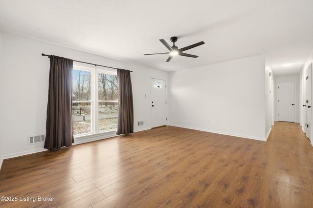 6312 Big Ben Dr, Louisville, KY 40291