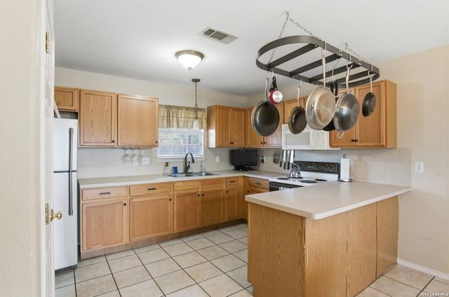 7511 Linkmeadow, San Antonio, TX 78240