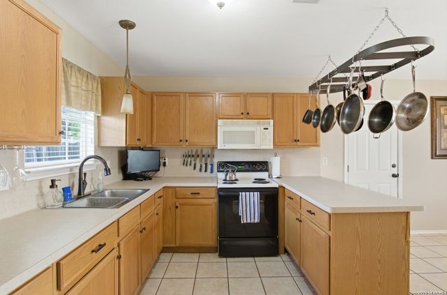 7511 Linkmeadow, San Antonio, TX 78240