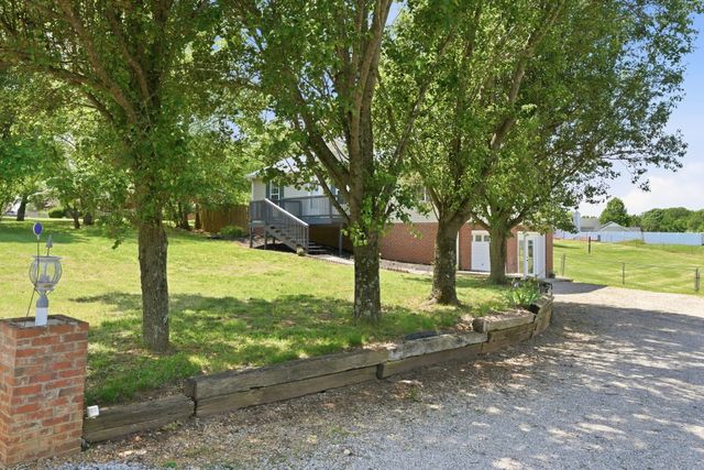 1346 Shahan Rd, Ashland City, TN 37015