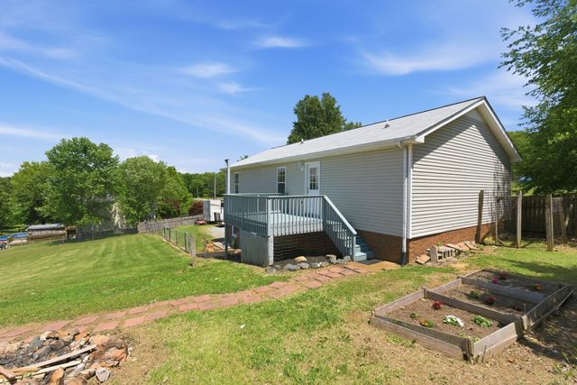 1346 Shahan Rd, Ashland City, TN 37015