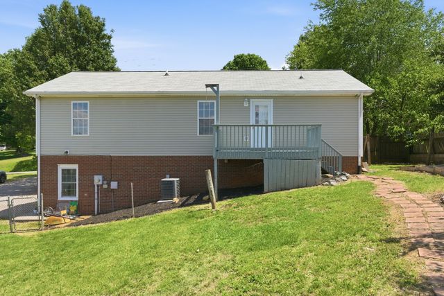 1346 Shahan Rd, Ashland City, TN 37015