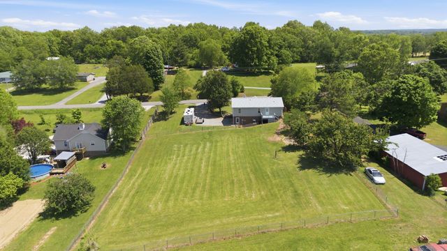 1346 Shahan Rd, Ashland City, TN 37015