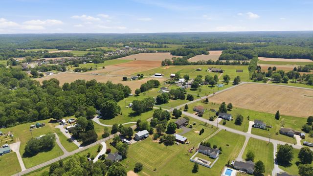 1346 Shahan Rd, Ashland City, TN 37015