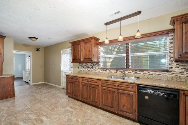 412 East Wayland Street, Springfield, MO 65807