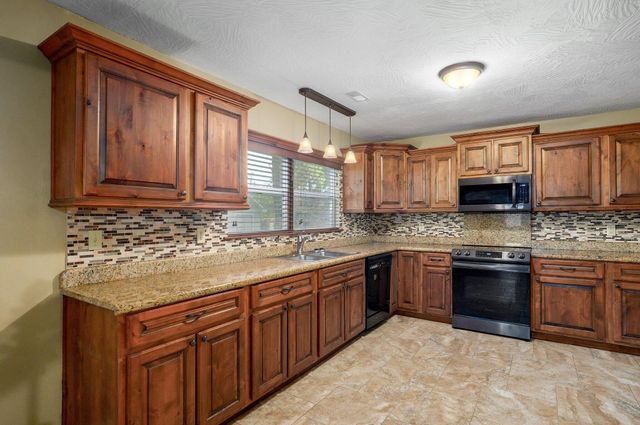 412 East Wayland Street, Springfield, MO 65807
