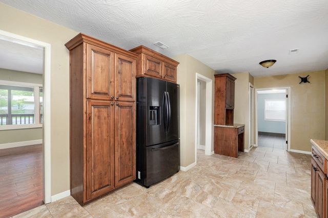 412 East Wayland Street, Springfield, MO 65807