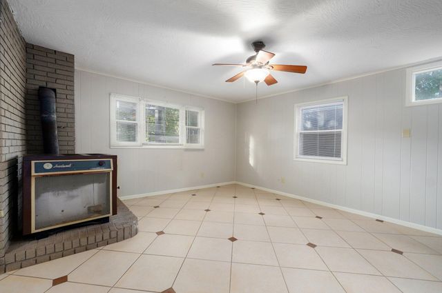 412 East Wayland Street, Springfield, MO 65807