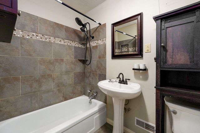 412 East Wayland Street, Springfield, MO 65807