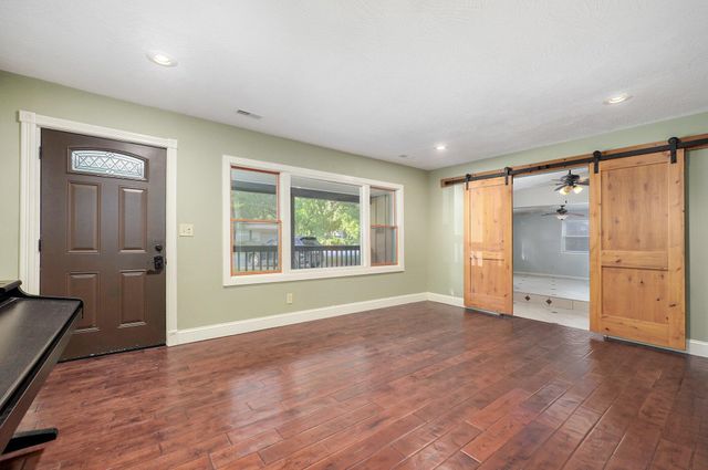 412 East Wayland Street, Springfield, MO 65807