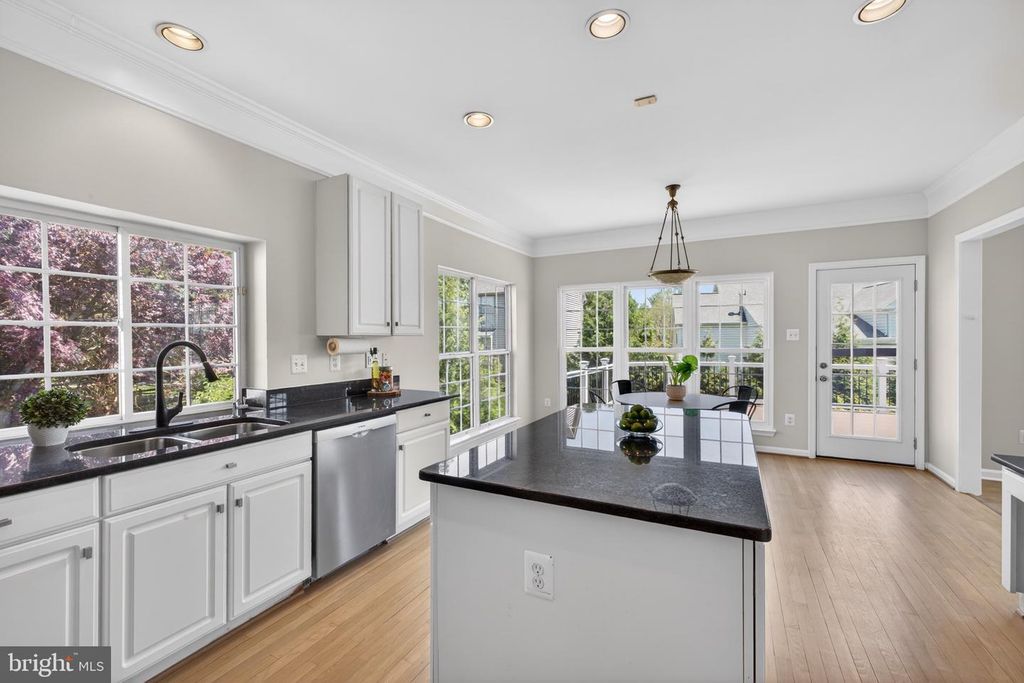 Image 16 of property listing at 13521 SANDERLING PL, Germantown, MD 20874