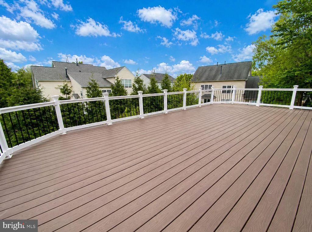 Image 19 of property listing at 13521 SANDERLING PL, Germantown, MD 20874