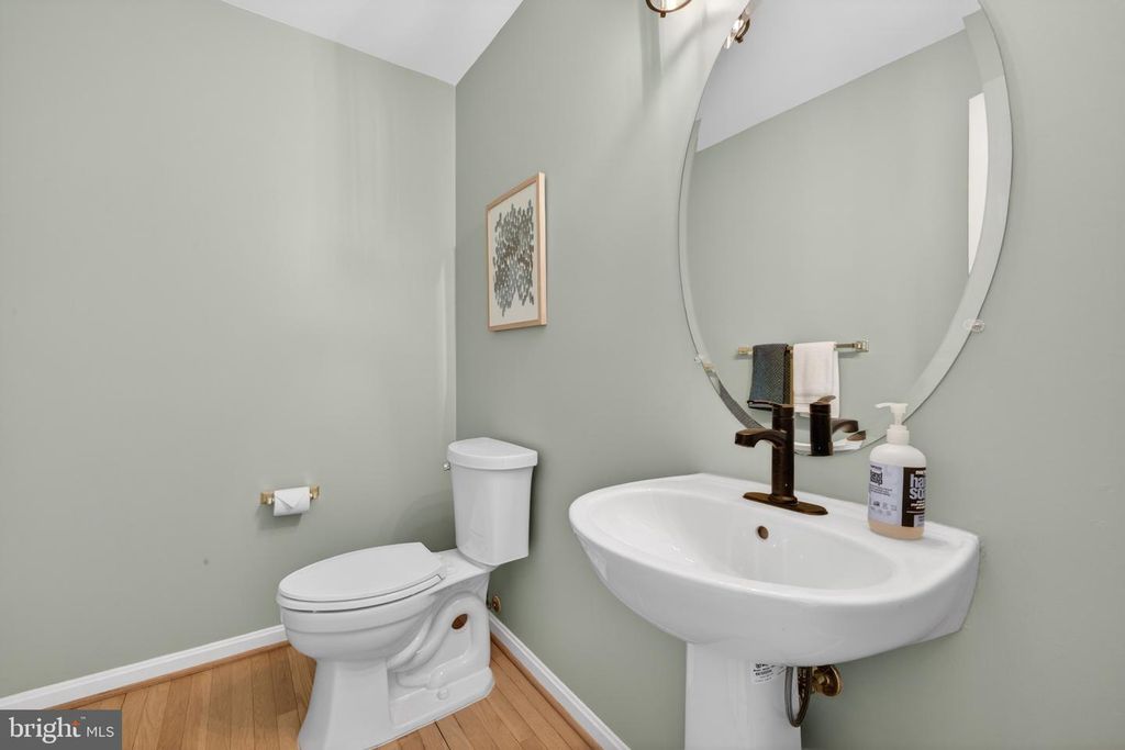 Image 20 of property listing at 13521 SANDERLING PL, Germantown, MD 20874
