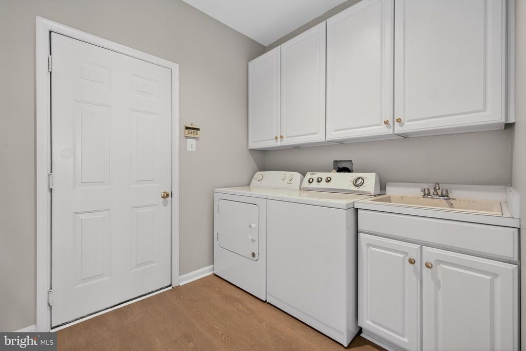Image 21 of property listing at 13521 SANDERLING PL, Germantown, MD 20874