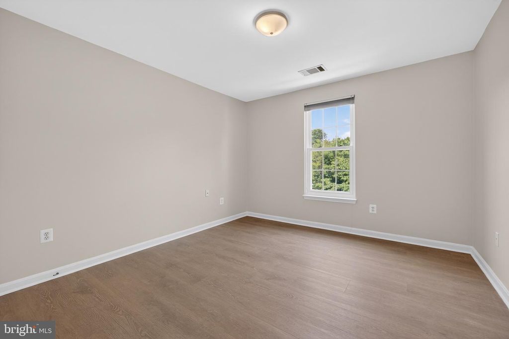 Image 29 of property listing at 13521 SANDERLING PL, Germantown, MD 20874