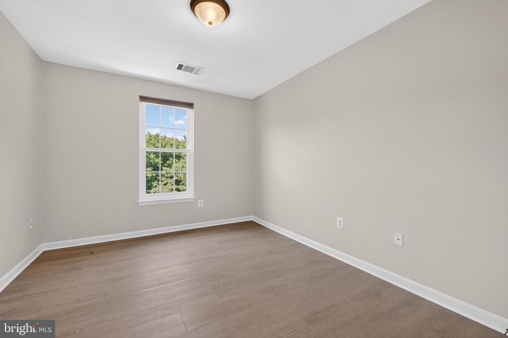 Image 31 of property listing at 13521 SANDERLING PL, Germantown, MD 20874