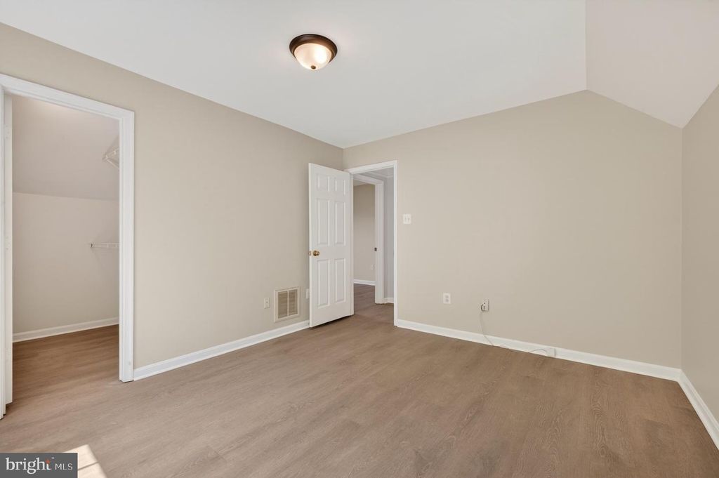 Image 34 of property listing at 13521 SANDERLING PL, Germantown, MD 20874