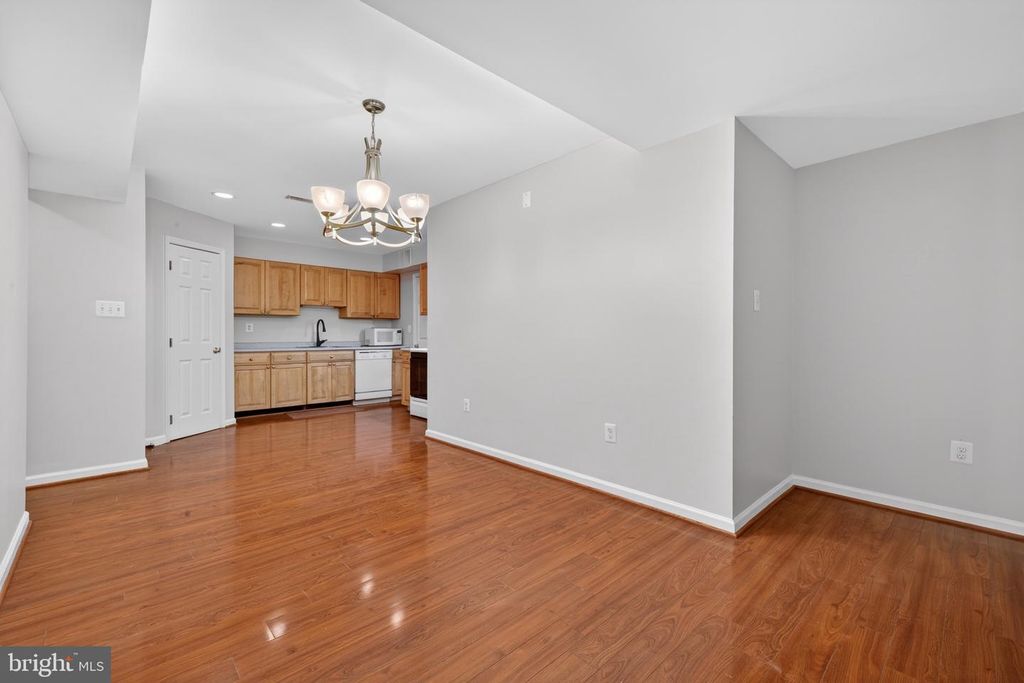 Image 39 of property listing at 13521 SANDERLING PL, Germantown, MD 20874