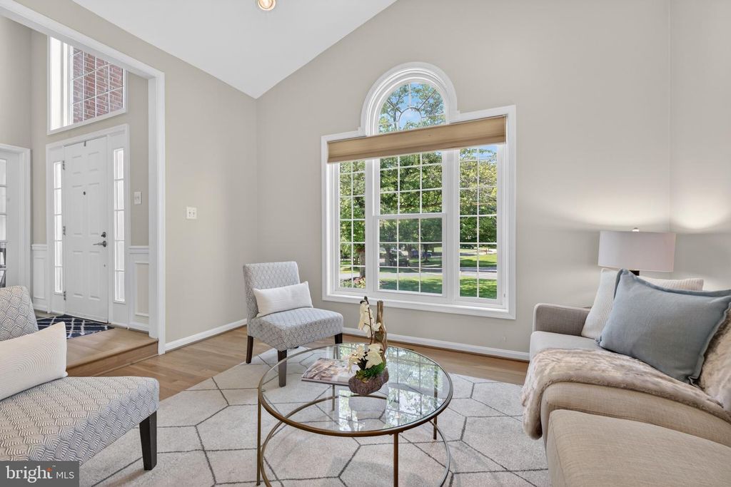 Image 4 of property listing at 13521 SANDERLING PL, Germantown, MD 20874