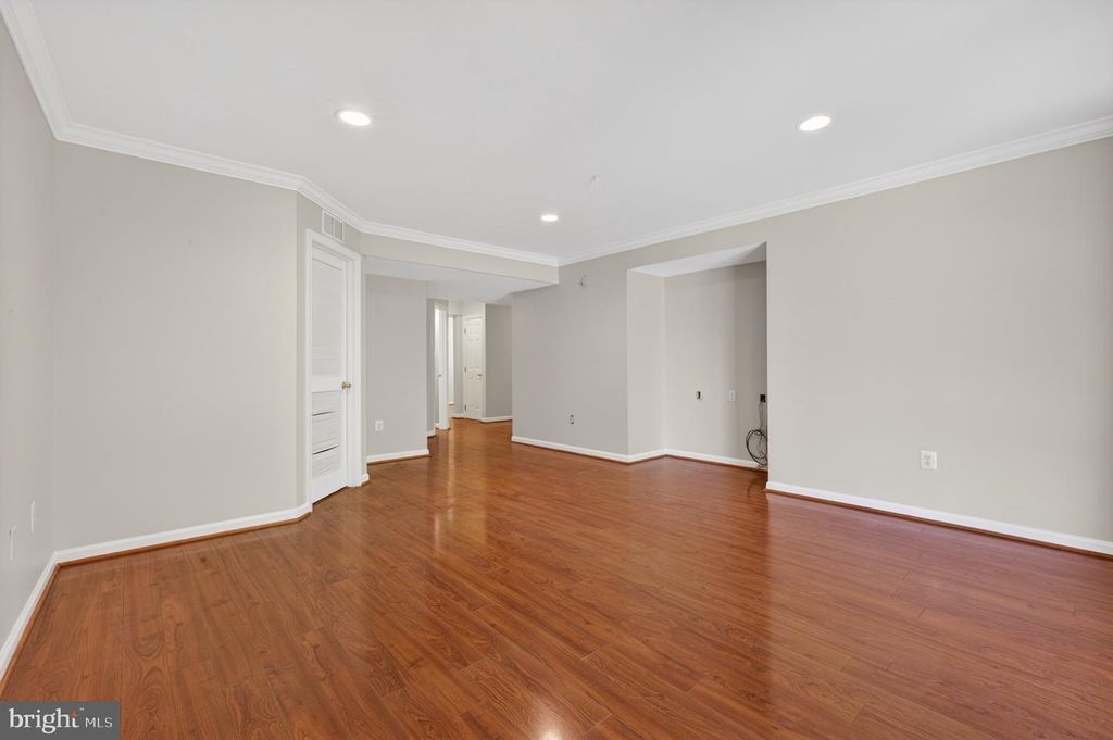 Image 43 of property listing at 13521 SANDERLING PL, Germantown, MD 20874