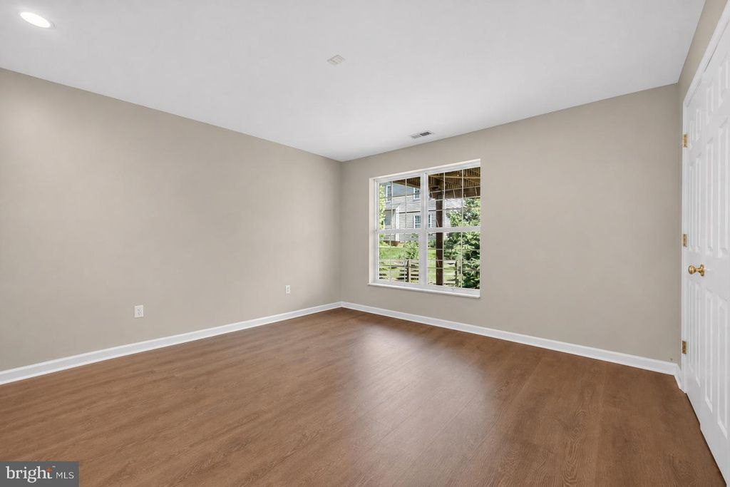Image 44 of property listing at 13521 SANDERLING PL, Germantown, MD 20874