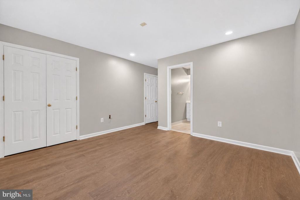 Image 45 of property listing at 13521 SANDERLING PL, Germantown, MD 20874