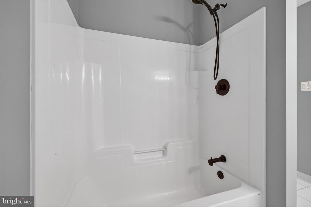 Image 48 of property listing at 13521 SANDERLING PL, Germantown, MD 20874
