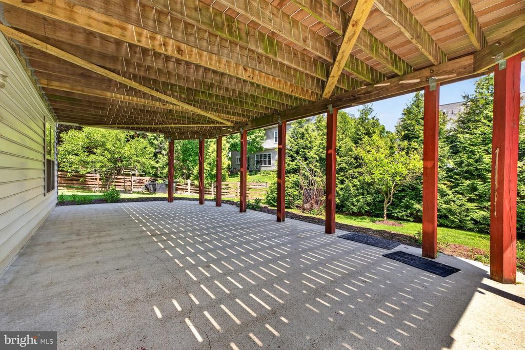 Image 51 of property listing at 13521 SANDERLING PL, Germantown, MD 20874