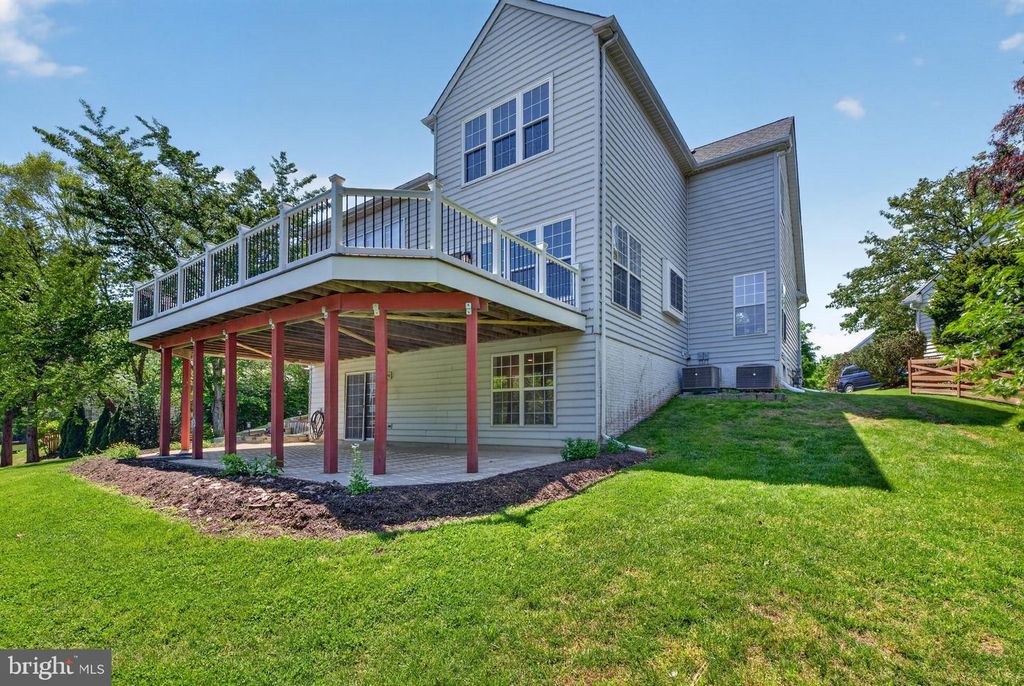 Image 52 of property listing at 13521 SANDERLING PL, Germantown, MD 20874