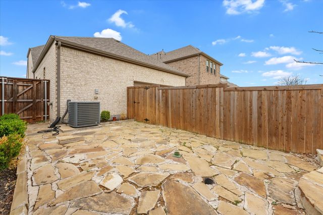 8015 Sunflower Lane, Dallas, TX 75252
