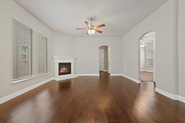 8015 Sunflower Lane, Dallas, TX 75252