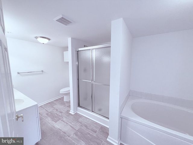 6 COLEFAX CT, Wilmington, DE 19804