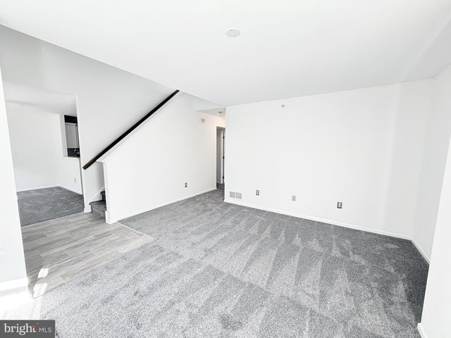 6 COLEFAX CT, Wilmington, DE 19804