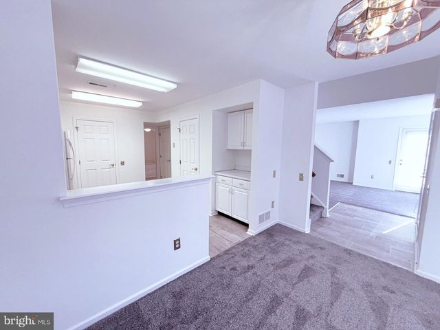 6 COLEFAX CT, Wilmington, DE 19804