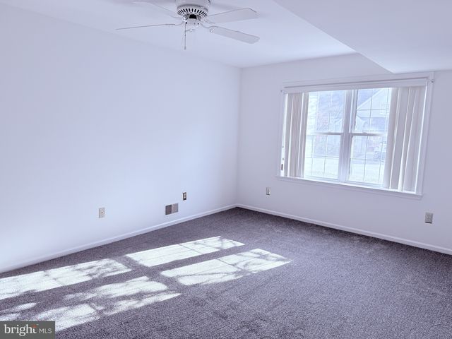 6 COLEFAX CT, Wilmington, DE 19804