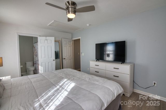 429 Wiltshire Circle, Fletcher, NC 28732