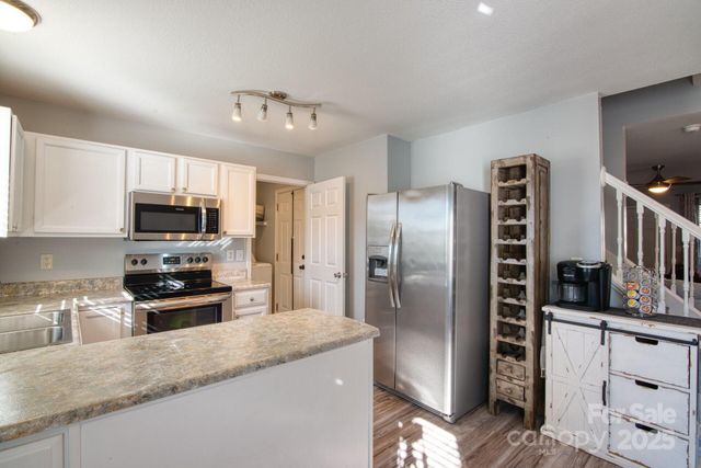 429 Wiltshire Circle, Fletcher, NC 28732