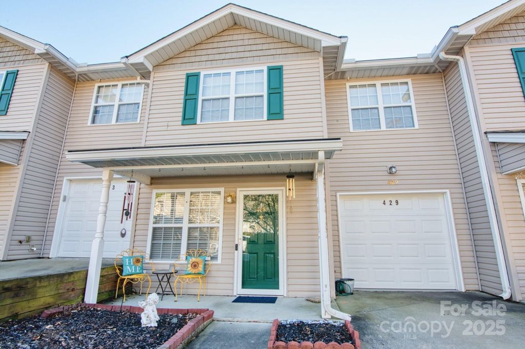 429 Wiltshire Circle, Fletcher, NC 28732