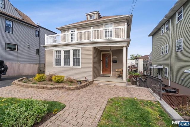 1119 Stonewall Lane, Secaucus, NJ 07094