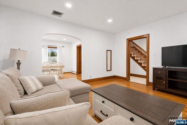 1119 Stonewall Lane, Secaucus, NJ 07094