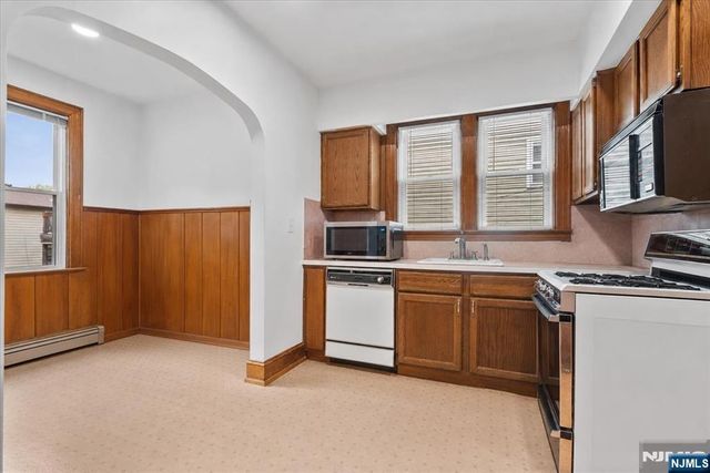 1119 Stonewall Lane, Secaucus, NJ 07094